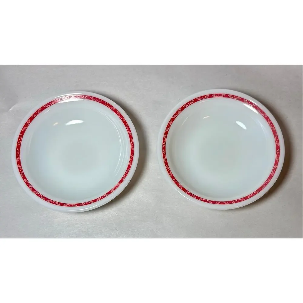 Vtg Pyrex (Corning) Red Laurel Leaf Vitrified Milk Glass 706 Fruit/Saucer Bowl